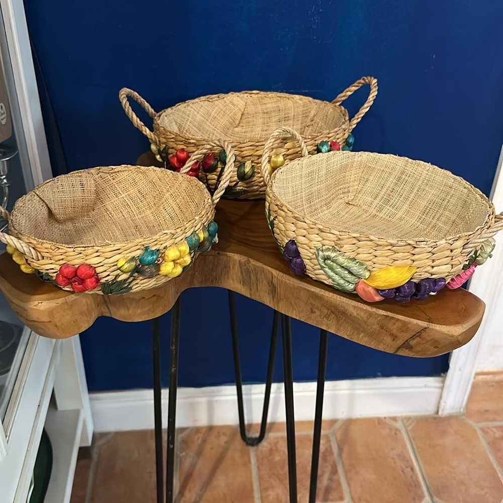Vintage Set of 3  1950’s Handwoven Decorative Raffia Baskets - Picture 2 of 5